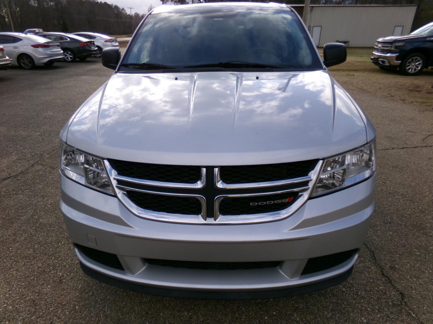 2014 Silver /Black Dodge Journey SE (3C4PDCAB8ET) with an 2.4L L4 DOHC 16V engine, 4-Speed Automatic transmission, located at 401 First NE, Bearden, AR, 71720, (870) 687-3414, 33.726528, -92.611519 - Photo#23